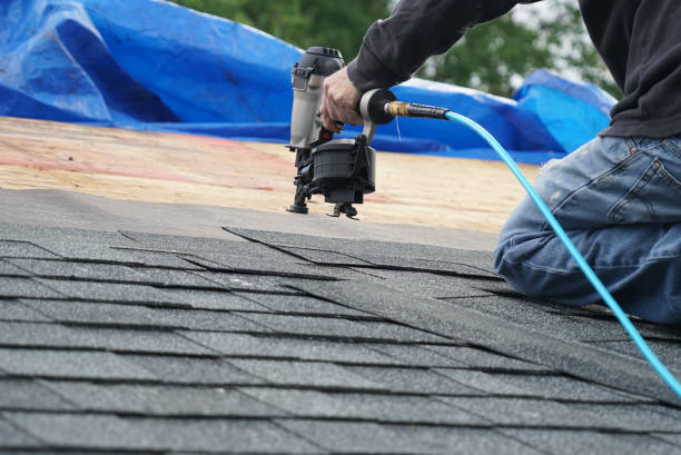 Best Flat Roof Repair Services  in Winlock, WA